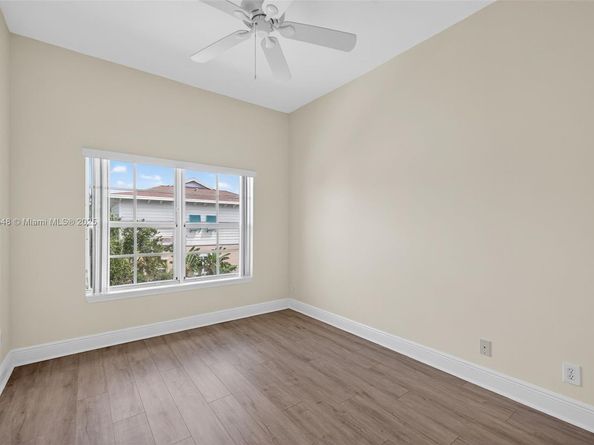 27 SW 6th Ct, Pompano Beach FL 33060