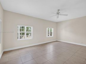 27 SW 6th Ct, Pompano Beach FL 33060