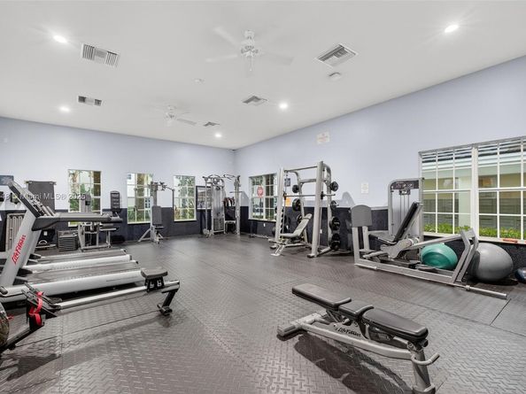 27 SW 6th Ct, Pompano Beach FL 33060