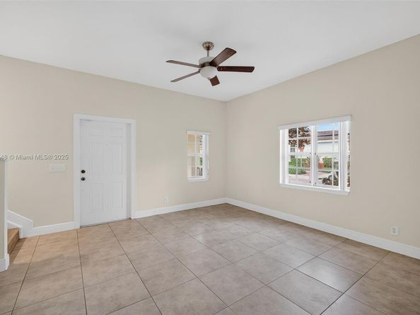 27 SW 6th Ct, Pompano Beach FL 33060