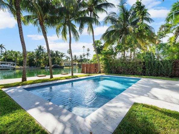 550 S Shore Dr, Miami Beach FL 33141