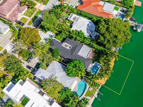 550 S Shore Dr, Miami Beach FL 33141