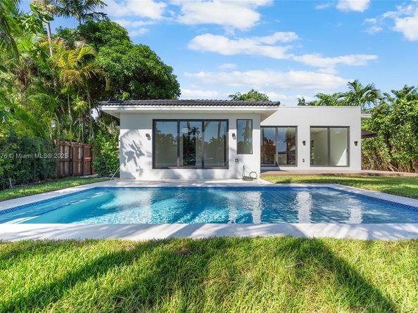 550 S Shore Dr, Miami Beach FL 33141