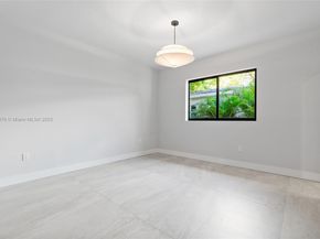 550 S Shore Dr, Miami Beach FL 33141