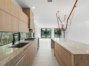 550 S Shore Dr, Miami Beach FL 33141