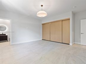 550 S Shore Dr, Miami Beach FL 33141