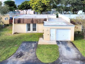 7332 Bay Hill Dr, Hialeah FL 33015
