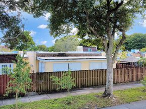 7332 Bay Hill Dr, Hialeah FL 33015