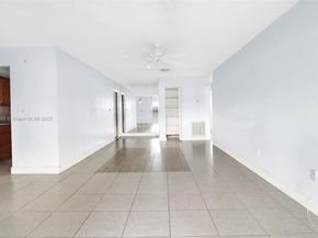 7332 Bay Hill Dr, Hialeah FL 33015