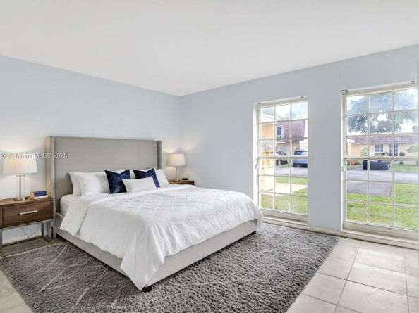 7332 Bay Hill Dr, Hialeah FL 33015