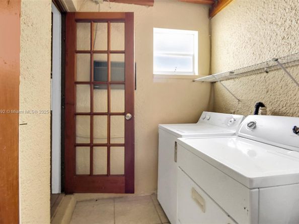 7332 Bay Hill Dr, Hialeah FL 33015