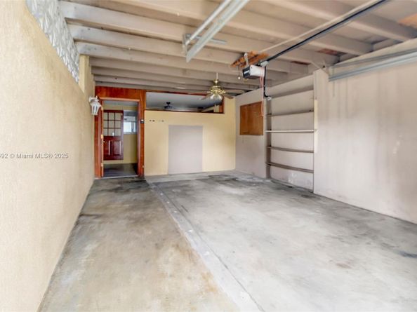 7332 Bay Hill Dr, Hialeah FL 33015