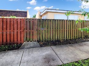 7332 Bay Hill Dr, Hialeah FL 33015