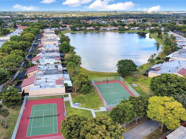 7332 Bay Hill Dr, Hialeah FL 33015