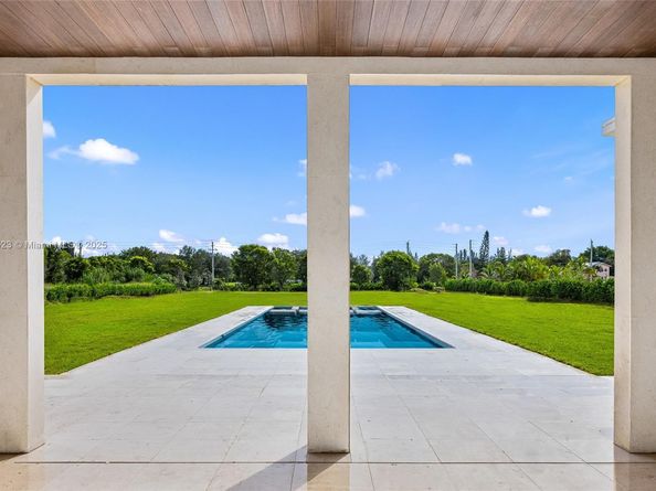 17301 SW 52nd Ct, Southwest Ranches FL 33331