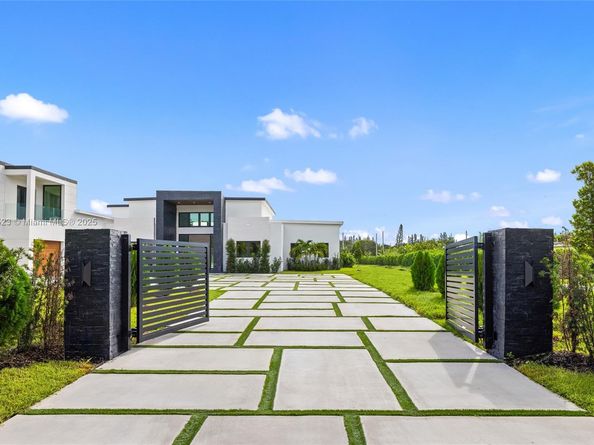 17301 SW 52nd Ct, Southwest Ranches FL 33331