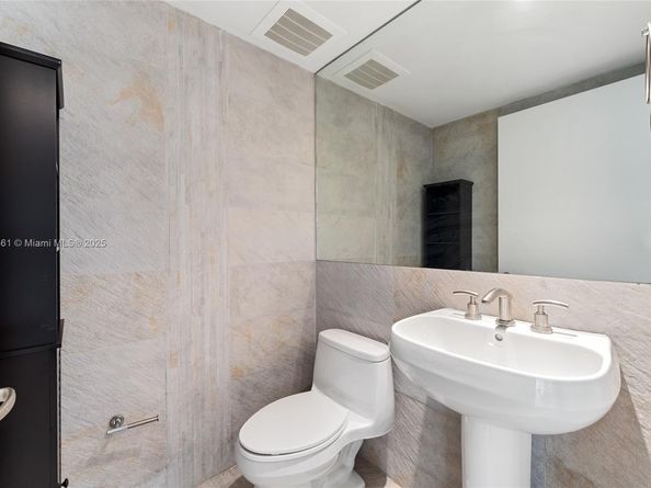 901 Brickell Key Blvd 2801, Miami FL 33131