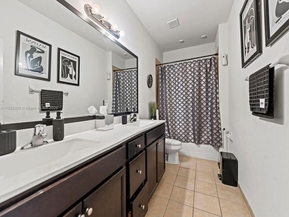 572 SE 34th Ter, Homestead FL 33033