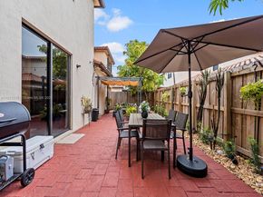 572 SE 34th Ter, Homestead FL 33033