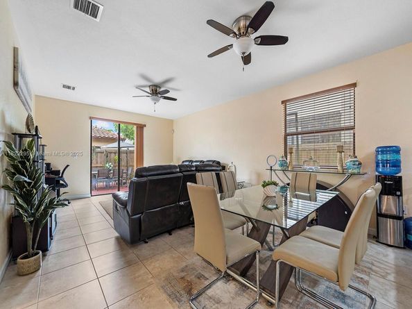 572 SE 34th Ter, Homestead FL 33033