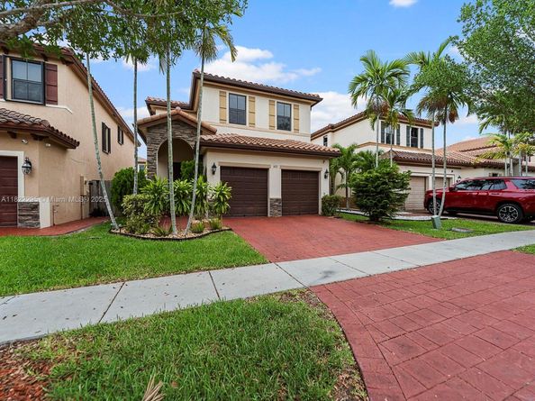 572 SE 34th Ter, Homestead FL 33033