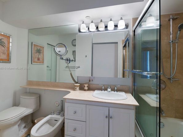 5900 Collins Ave 2105, Miami Beach FL 33140