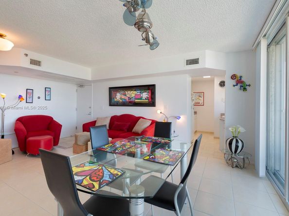 5900 Collins Ave 2105, Miami Beach FL 33140