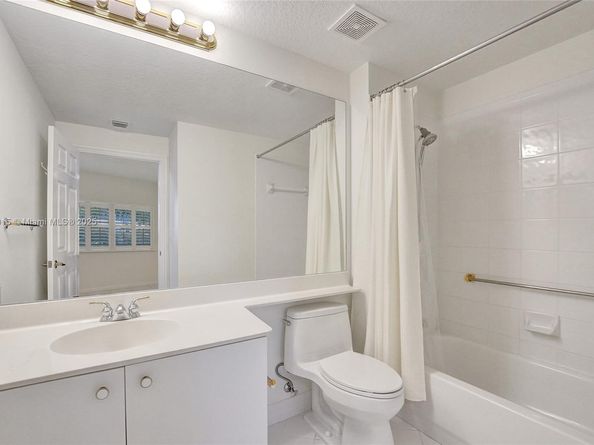 7739 Southampton Terr 415, Tamarac FL 33321
