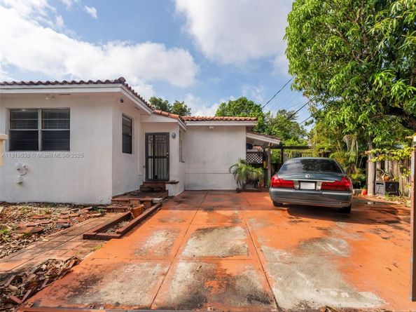 520 NW 32nd Pl, Miami FL 33125