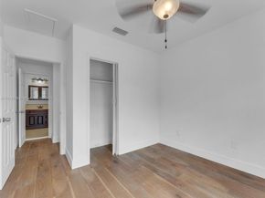 520 NW 32nd Pl, Miami FL 33125