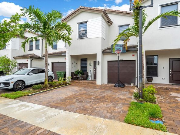 278 SW 159th Pl, Pembroke Pines FL 33027