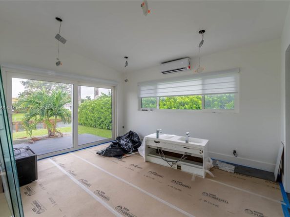 2537 Marathon Ln, Fort Lauderdale FL 33312