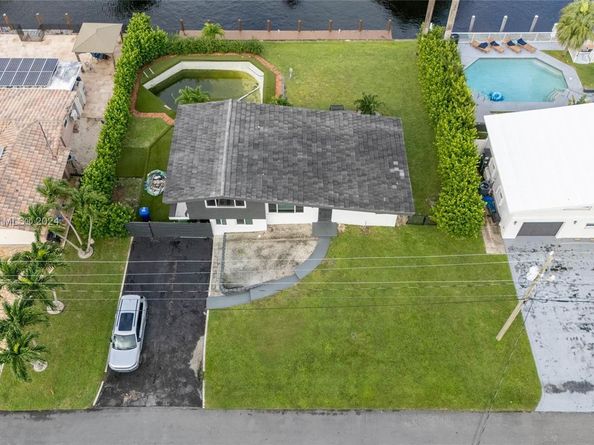 2537 Marathon Ln, Fort Lauderdale FL 33312