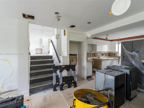 2537 Marathon Ln, Fort Lauderdale FL 33312