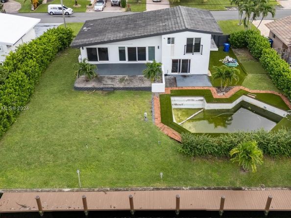 2537 Marathon Ln, Fort Lauderdale FL 33312