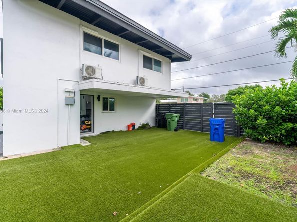 2537 Marathon Ln, Fort Lauderdale FL 33312