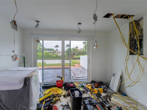 2537 Marathon Ln, Fort Lauderdale FL 33312