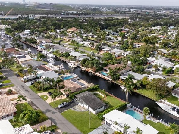 2537 Marathon Ln, Fort Lauderdale FL 33312