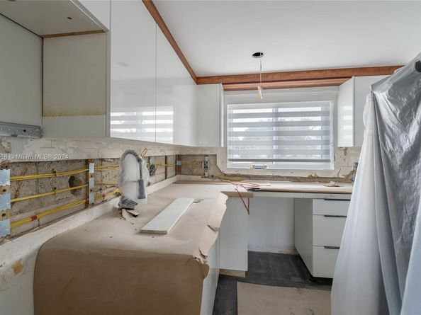 2537 Marathon Ln, Fort Lauderdale FL 33312