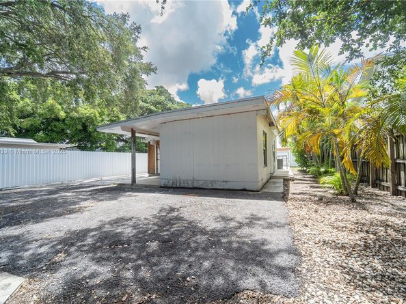 5725 NW 24th Ave, Miami FL 33142