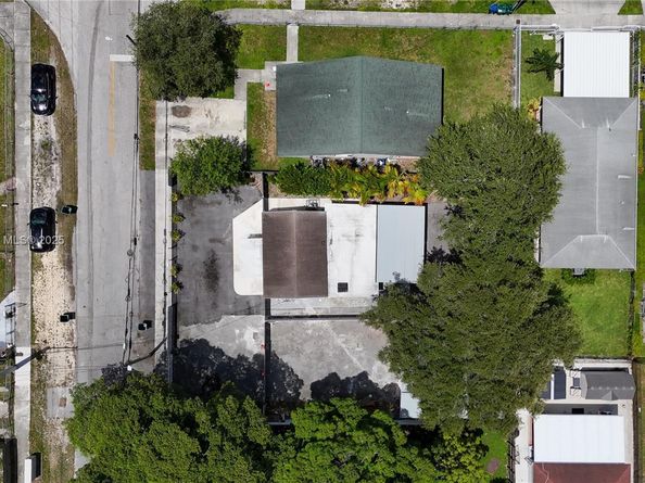 5725 NW 24th Ave, Miami FL 33142