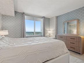 335 S Biscayne Blvd 2810, Miami FL 33131