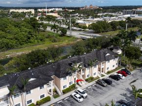 2741 NE 4th St 103, Homestead FL 33033