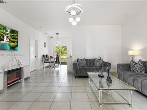 2741 NE 4th St 103, Homestead FL 33033