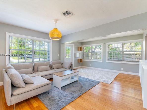 412 SW 16th Ct, Fort Lauderdale FL 33315