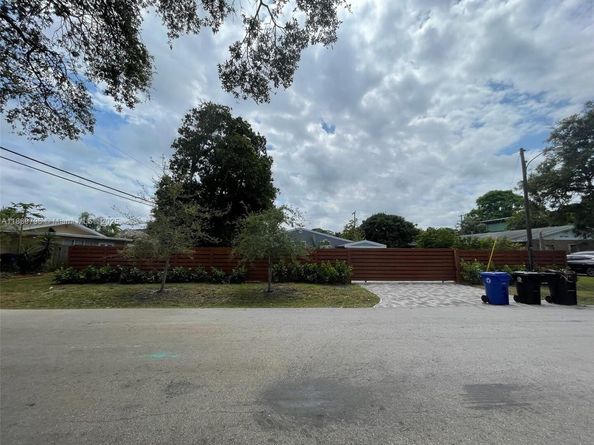 412 SW 16th Ct, Fort Lauderdale FL 33315