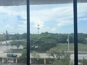 8040 Hampton Blvd 512, North Lauderdale FL 33068