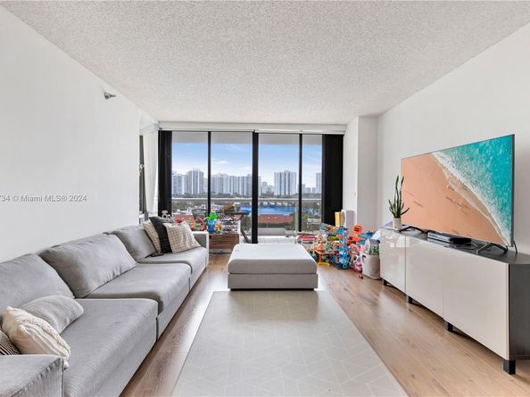 3640 Yacht Club Dr 607, Aventura FL 33180
