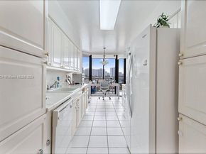 3640 Yacht Club Dr 607, Aventura FL 33180