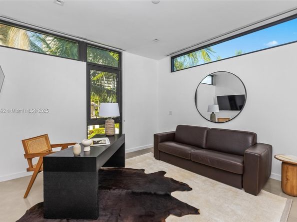 3462 NE 171st St, North Miami Beach FL 33160